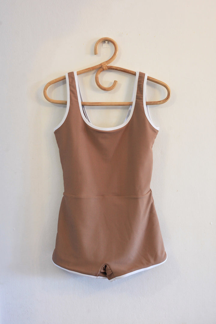 MORMOR SUIT - Toffee Rib