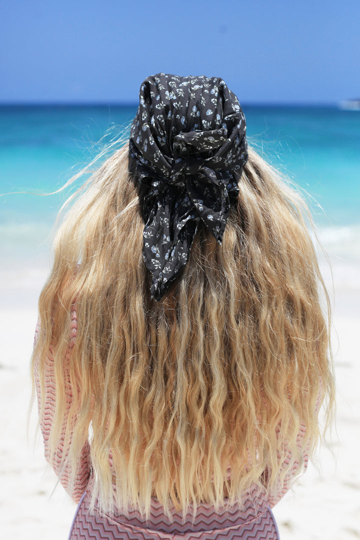 PRE-ORDER Scarf - Midsommar Black