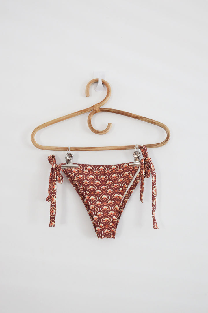 Maja Tie Side Bottom - Retro Magic Chocolate